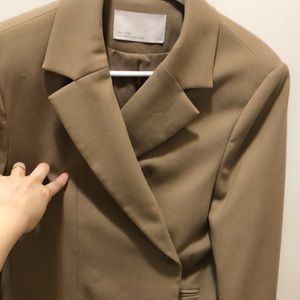 Oak and Fort Oversized Stright Cut Blazer in Taupe